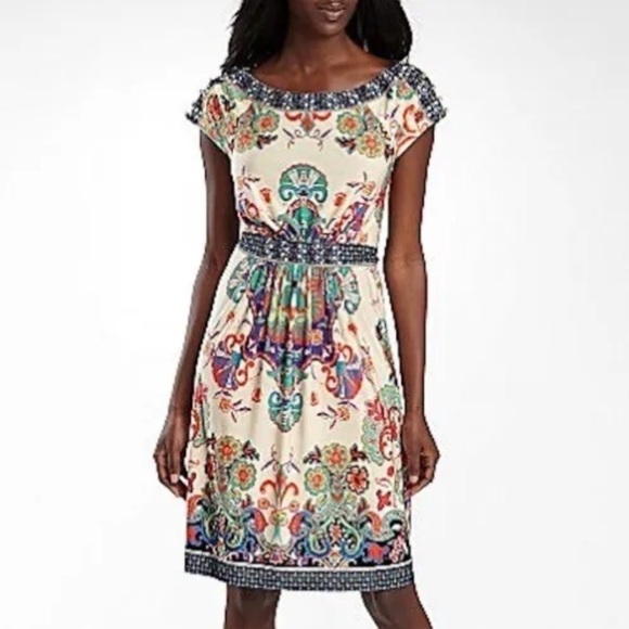 ECI FLARED EMBELLISHED BEADED PRINT DRESS w/ BELT - COLORFUL SIZE 4 - Picture 1 of 13